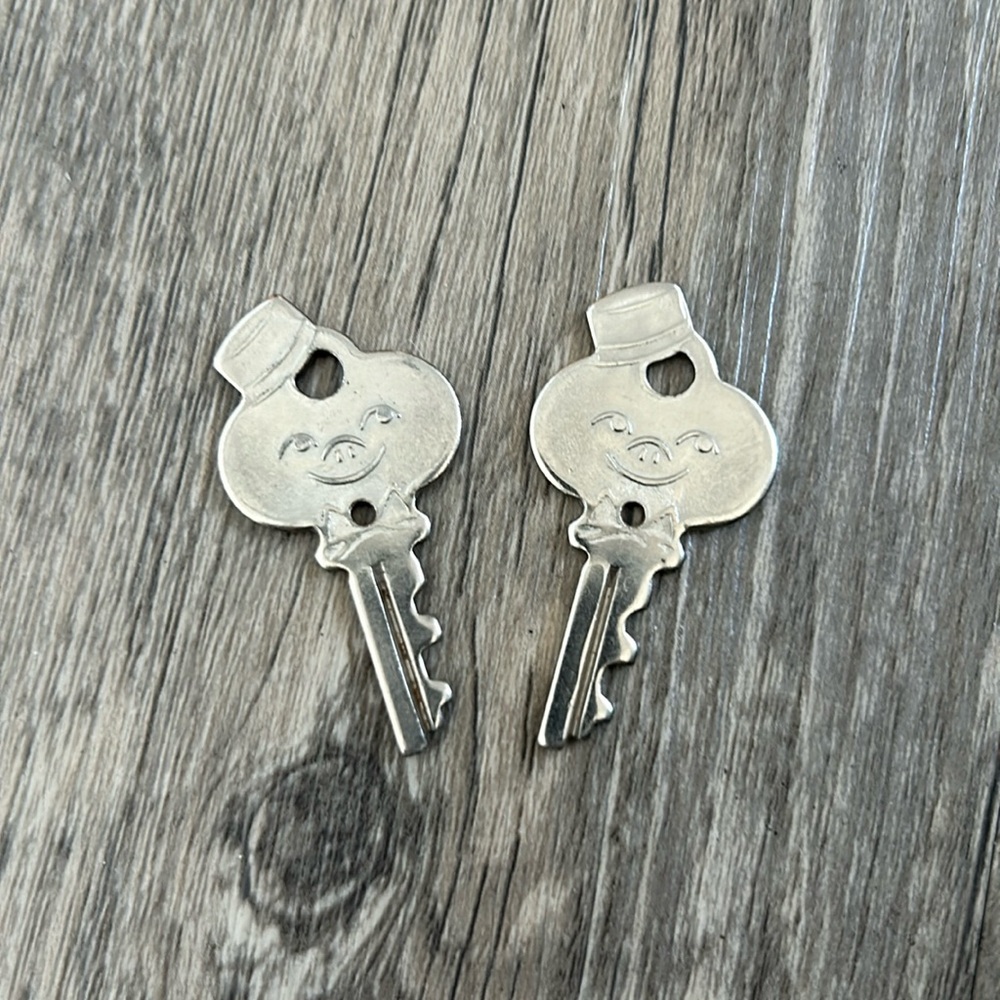 Pair Of Vintage American Tourister Bellhop Keys